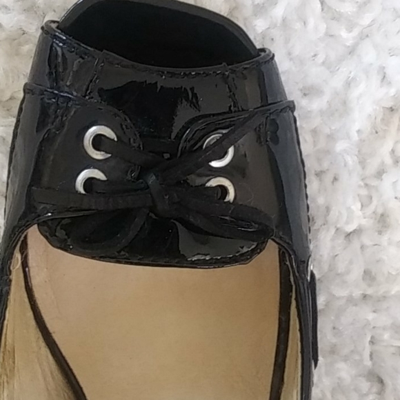 Michael Kors Black Patent Leather Shoes. - Picture 6 of 8
